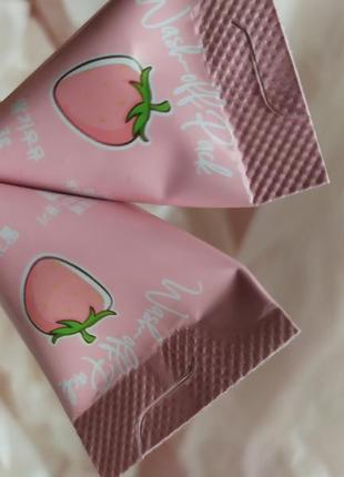 Змивна маска в пірамідках medb strawberry milk wash off pack