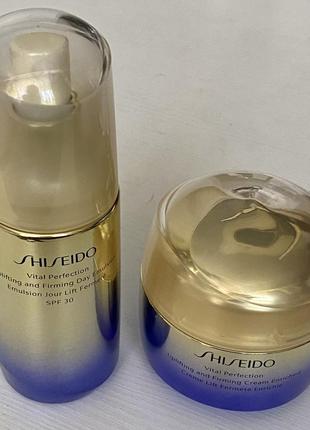 Ліфтингова емульсія spf 30 shiseido vital perfection uplifting firming day emulsion 75 ml4 фото