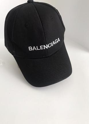 Кепка в стиле balenciaga