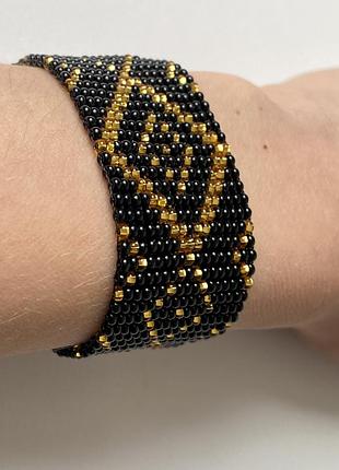 Браслет из бисера