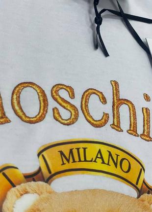 Женская футболка moschino8 фото