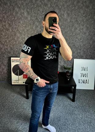 Стильная легкая однотонная мужская черная футболка с принтом2 фото