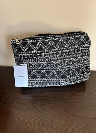Клатч bershka