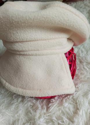 Супер оригинальна шляпа з асиметричним козирком