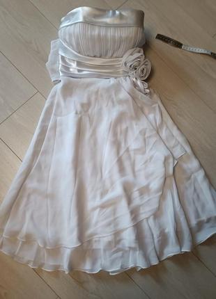 Платье белое 44-46