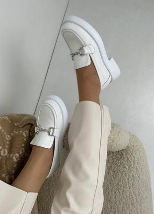 Натуральні шкіряні білі туфлі - лофери5 фото
