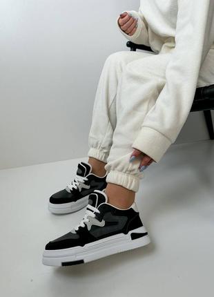 Угорщина чорні кеди - кросівки з сірими вставками на білій підвищеній підошві 36р.6 фото