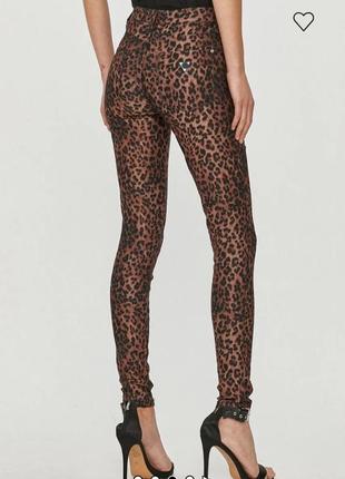 Крутые стрейчевые джинсы скинни в леопардовый принт высокая посадка heidi redherring
