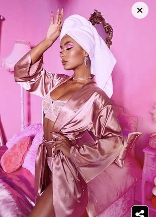 📍 накидка халат від prettylittlething