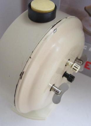 Будильник настольный "янтарь" made in ussr рабочий 3