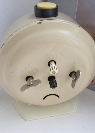 Будильник настольный "янтарь" made in ussr рабочий 3