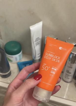 Сонцезахисний крем innoaesthetics sun defense spf 50+1 фото