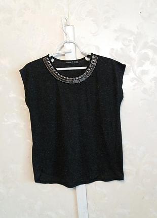 Футболка с украшением atmosphere