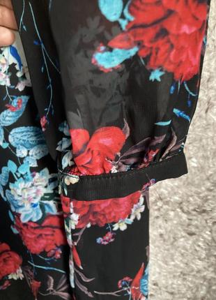 Черное шифоновое мини платье в цветочек4 фото