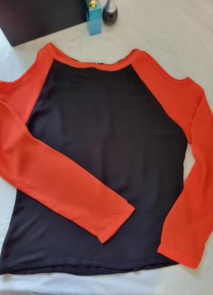 Легка шифонова блуза з відкритими плечами1 фото