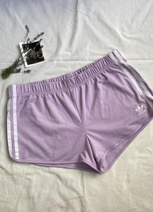 Спортивні лавандові шорти з лампасами від adidas