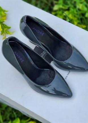 Кожаные лаковые женские туфли лодочки на толстых каблуках 36-37 размер andre3 фото
