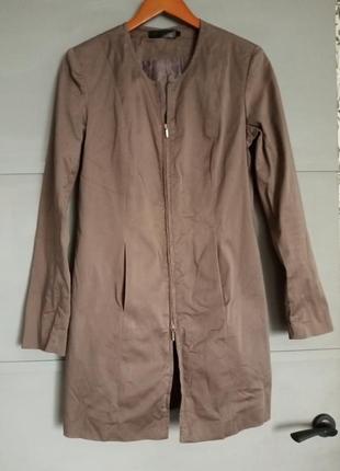 Плащ . легке пальто . тренч .