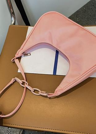 Розовая сумочка с цепочкой1 фото