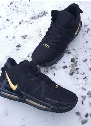 Чоловічі баскетбольні кросівки nike lebron witness vll black/gold6 фото