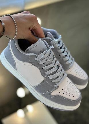 Кросівки комбіновані,легенькі.