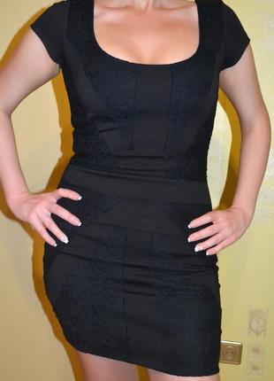 Короткое черное платье bershka облегающее по фигуре футляр3 фото