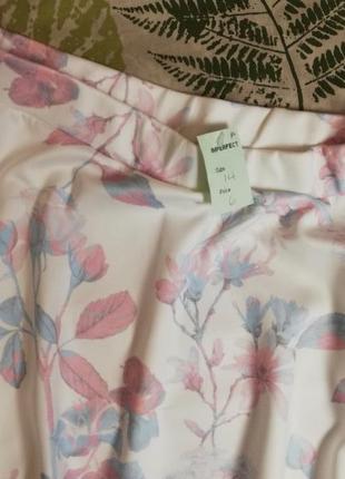 Фирменная шикарная юбка в цветочный принт4 фото