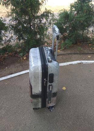 Качественный чемодан из поликарбоната.ручная кладь3 фото