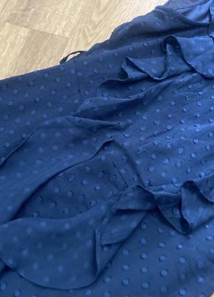 Нежное платье с перфирацией насыщенного синего цвета2 фото