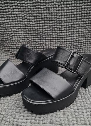 Женские босоножки, шлепки на каблуке лак кожа vagabond оригинал 41р. 3947-601