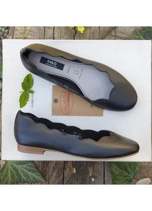 Шкяряні туфлі без підборів 37-38 розмір mark & spencer