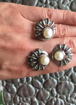 Срібний комплект з натуральними перлами