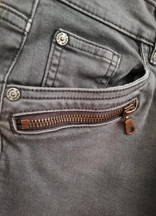Базовые серые джинсы4 фото