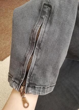Базовые серые джинсы5 фото