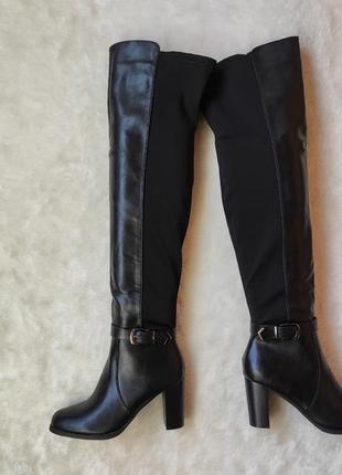 Черные кожаные высокие деми сапоги за колено на каблуке ботфорты сапожки стрейч с резинкой