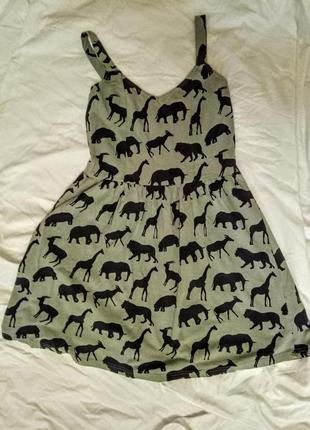 Платье в принт с животными
