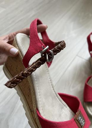 Красные сандали босоножки tamaris4 фото