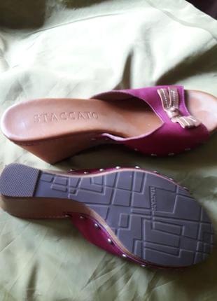 Шикарні шлепанці босоніжки італія staccato