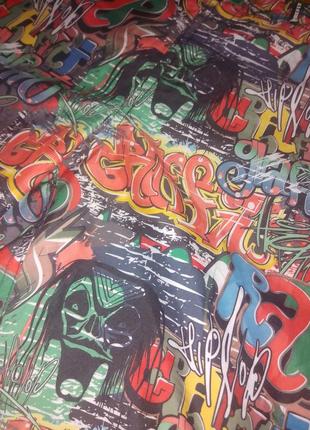 Яркие шорты на подростка граффити7 фото