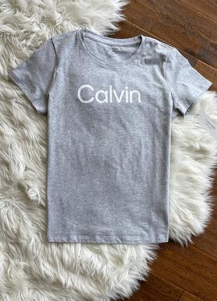 Оригинальные базовые футболка calvin klein