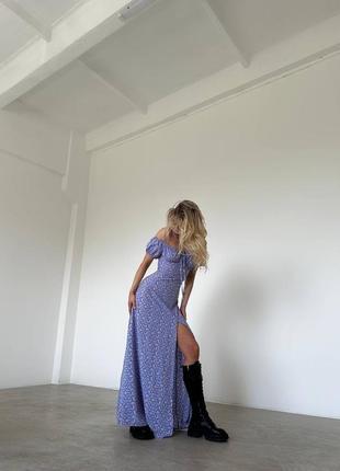 Сукня міді лавандова з квітковим принтом з розрізом по нозі з вирізом в зоні декольте якісна стильна трендова3 фото