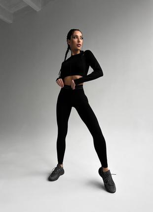 Бесшовный женский костюм для спорта и фитнеса sport черный (рашгард, леггинсы)2 фото