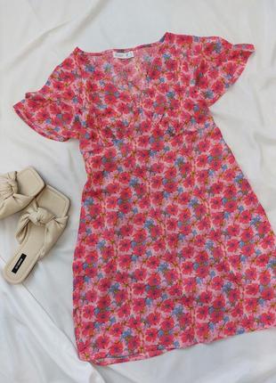 Яркое, летнее платье в цветочный принт.2 фото