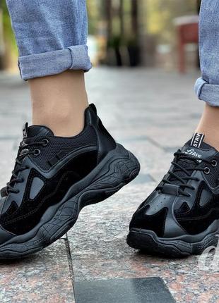 Жіночі кросівки чорні замшеві на товстій підошві6 фото