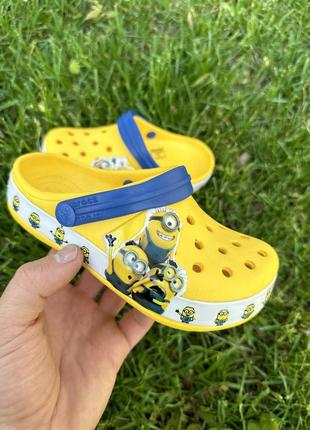 Дитячі крокси міньйон crocs для хлопчика та дівчинки