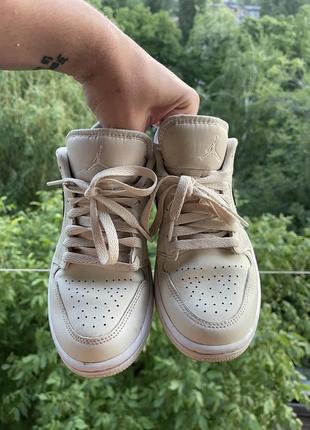 Кроссовки nike jordan low cream