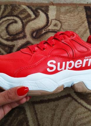 Красные женские кроссовки  superme9 фото