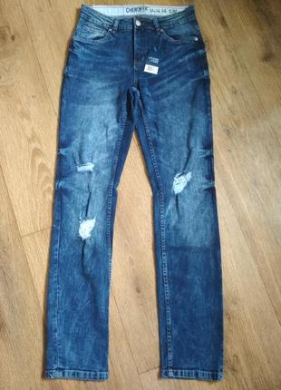 Классные стрейчевые джинсы с потертостями  livergy, р. 488 фото