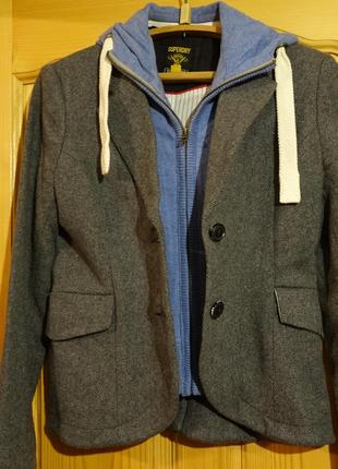 Теплая короткая серая шерстяная куртка со съемной манишкой superdry великобритания s2 фото