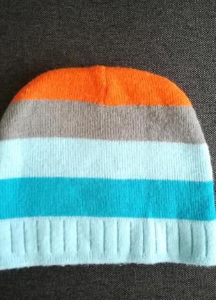 Яркая шапка